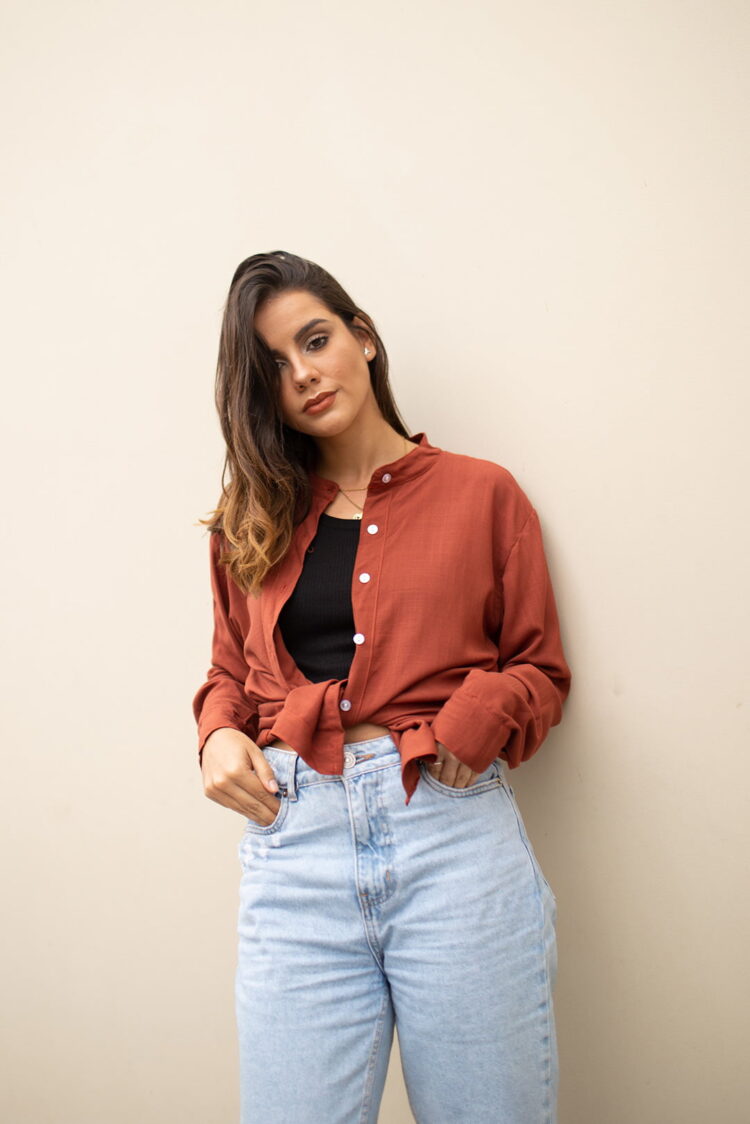 camisa oversize lacre