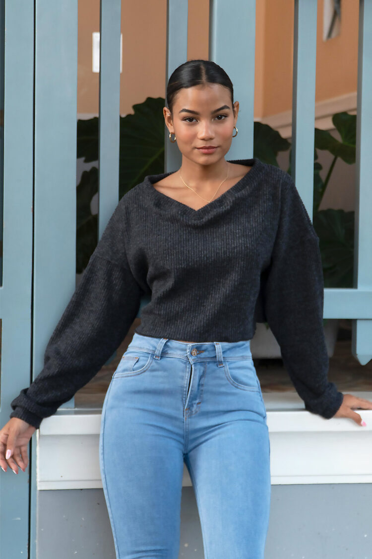 sweater crop negro